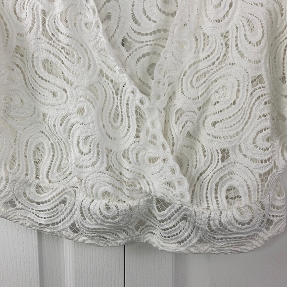 Zara Lace Crop Top - Picture 5 of 5